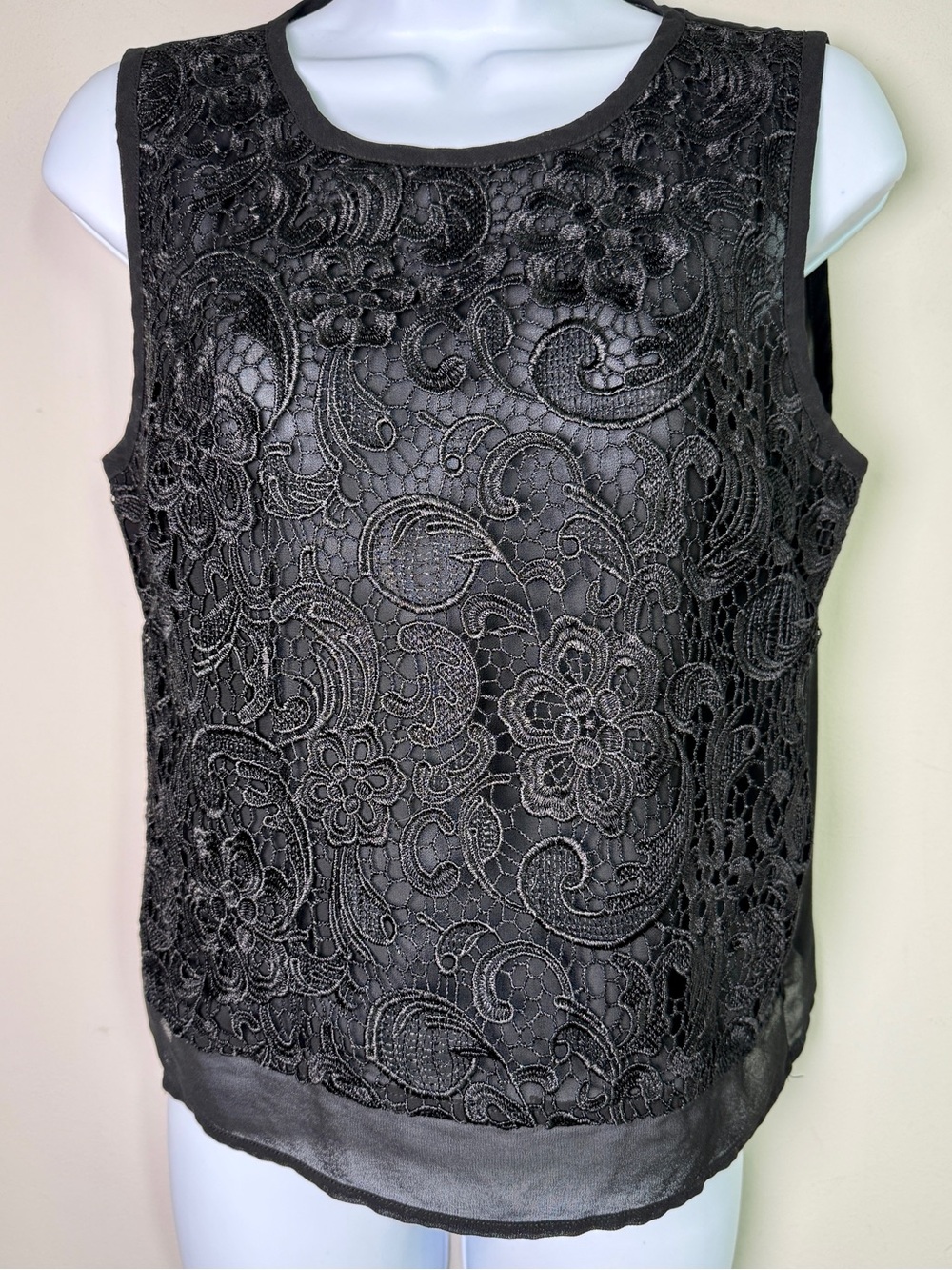 ASTR the Label Lace Overlay Tank Top Black Sheer Cutout Back Sz S
